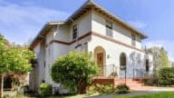 A house whose owner plans to sell their house for cash in Riverside, CA