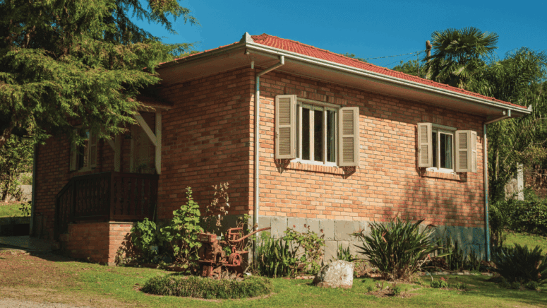 A house in North Brunswick. where homeowners can choose to sell for cash
