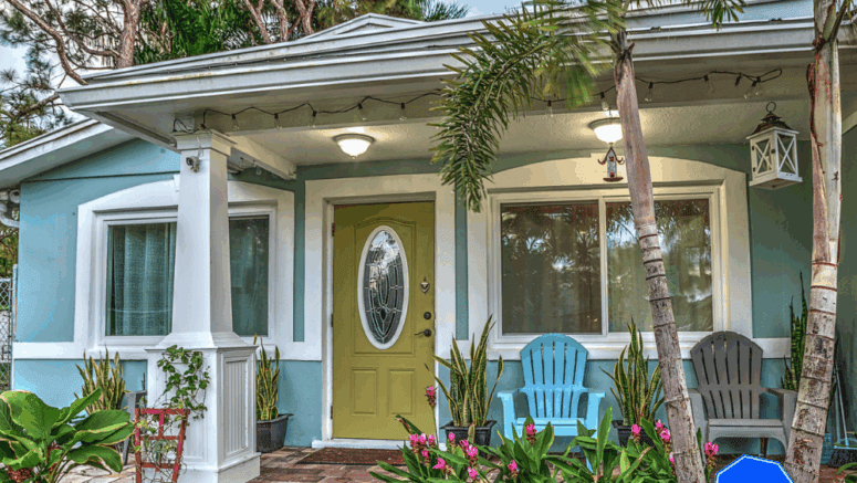 A house whose owner wants to sell for cash in Sarasota, Florida