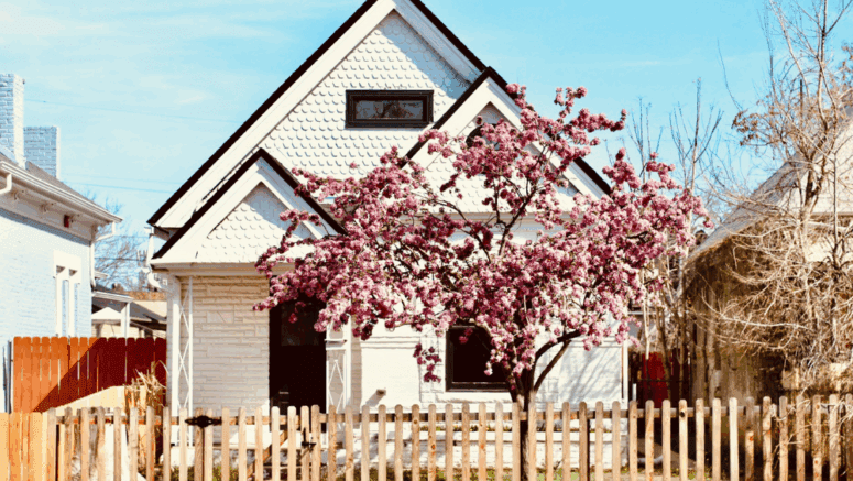 A photo to represent the best time to sell a house in Denver