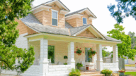A home in California, where home sellers can benefit from learning who pays realtor fees in the state