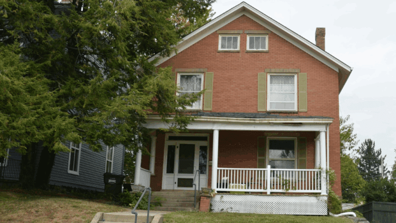 A house that an owner might sell for cash in Renton