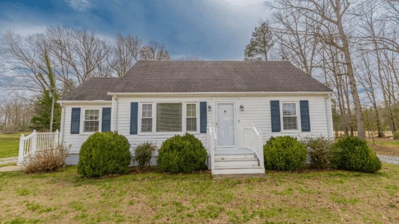 A house that an owner might sell for cash in Buford