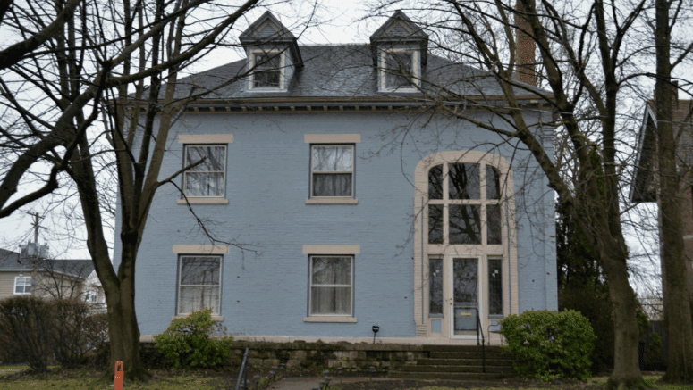 A house that an owner might sell for cash in Speedway IN