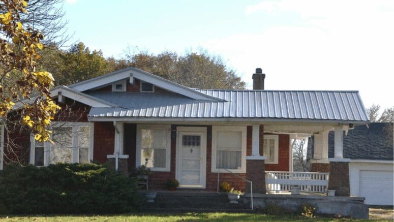 A house that an owner might sell to we buy houses companies in Pace