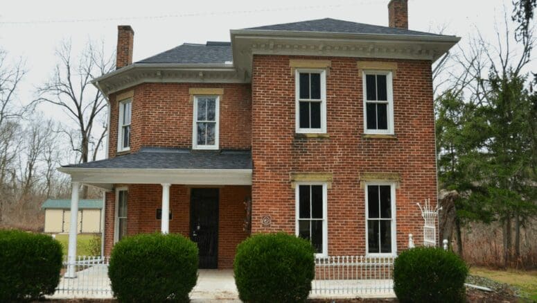 A house that an owner might sell to we buy houses companies in Acworth