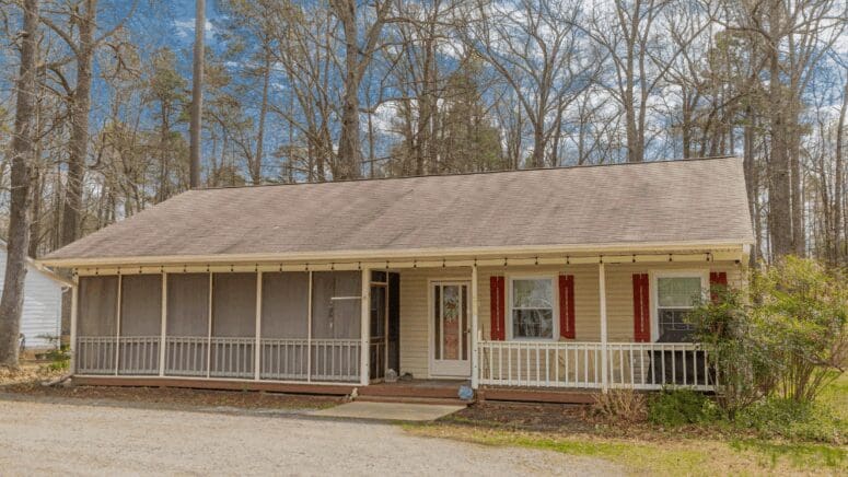Arkansas, where home sellers can choose to sell their house for cash